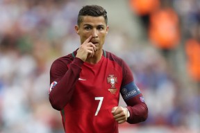 2026 FIFA世界盃-Doinb解说哈兰德70分钟血战巴黎，比分清晰，悬念暗藏每一帧